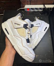 Air Jordan 4 Metallic Purple