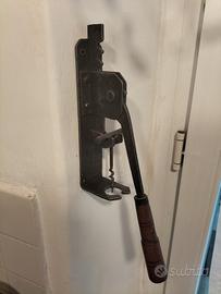 antico cavatappi in ferro