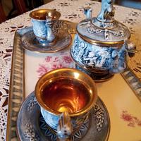 Servizio da caffè in ceramica di Capodimonte