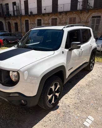 Jeep renegade TRAILHAWK