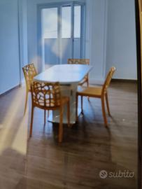 moderno tavolo da pranzo  