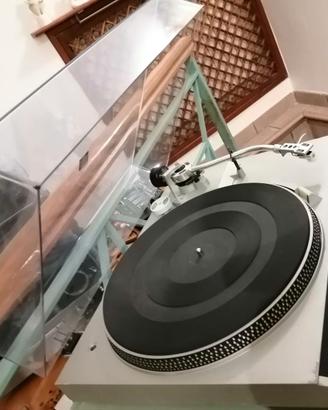 Giradischi Technics SL 230 con trazione a cinghia