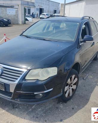 VW PASSAT VARIANT 3C5 1.9 TDI 105CV - Ricambi