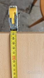 tavolo in legno comprensivo di seddie