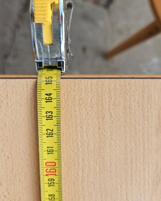 tavolo in legno comprensivo di seddie