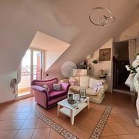 4 LOCALI A GIUGLIANO IN CAMPANIA