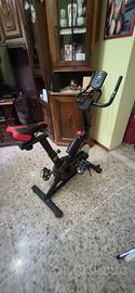 Cyclette con collegamento  Bluetooth  