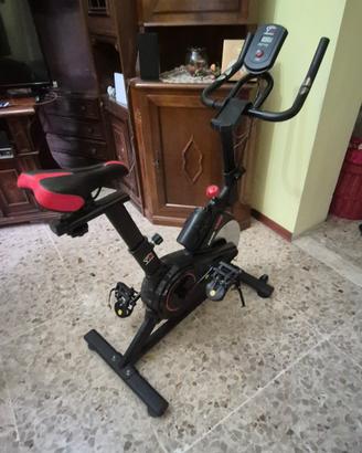 Cyclette con collegamento  Bluetooth  