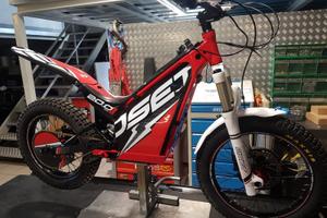 Moto trial elettrica professionale