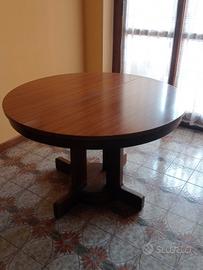 Tavolo rotondo 