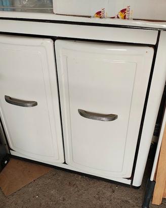 Mobiletto vintage smaltato stile classico