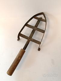 base ferro da stiro antica