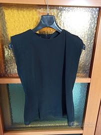 Blusa smanicata nera