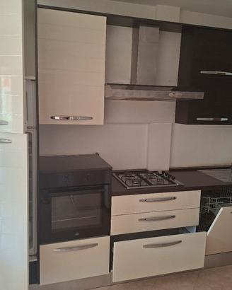 Cucina 330 cm.