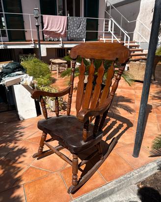 Sedia in legno di noce