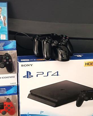 PS4 Slim 500GB + 4 Joystick + Accessori + Giochi