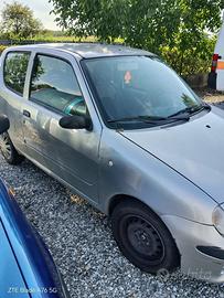 Fiat 600 grigia 2003
