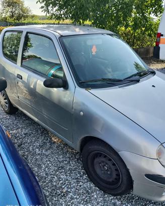 Fiat 600 grigia 2003