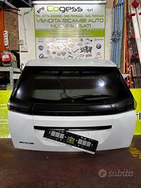 portellone posteriore PEUGEOT 2008 2024