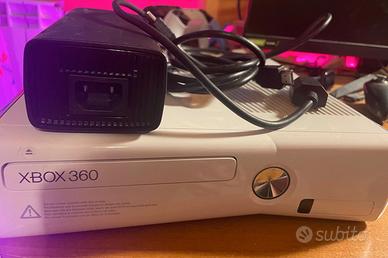 Xbox 360 3GB Bianca + 4 Controller + Accessori
