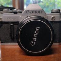 macchina fotografica vintage Canon AE1