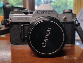 macchina fotografica vintage Canon AE1