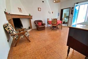 (S)Semi-indipendente con cortile doppio