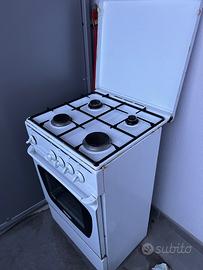 Cucina De’Longhi a gas con forno