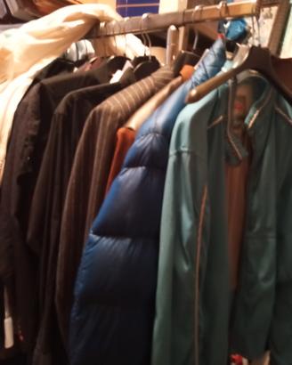 abbigliamento vario maglioni giacconi eccetera ecc