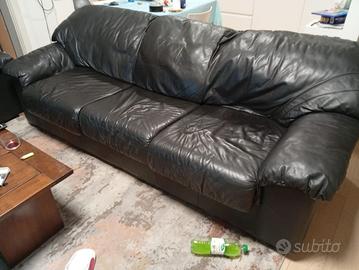 divano letto in pelle nera