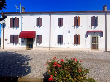 Villa di 283 m² con più di 5 locali e box auto dop