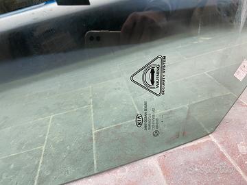 Vetro anteriore destro kia Sportage anno 2010-2015