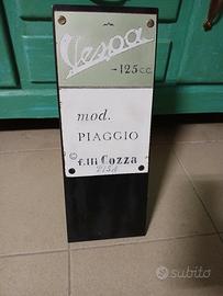 Espositore modello Vespa 125