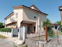 appartamento-in-villa-con-ampio-giardino-e-spazi-v