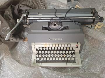 Macchina da scrivere vintage Olivetti Linea 98