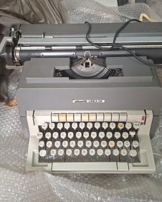 Macchina da scrivere vintage Olivetti Linea 98