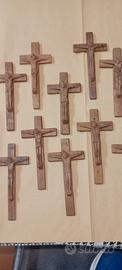 stock crocifissi in legno intarsiati