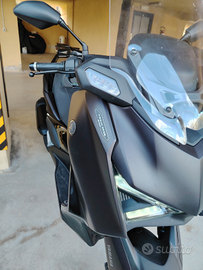 X max Yamaha