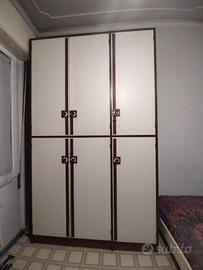 Armadio bianco  a 3 ante