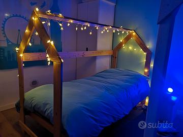 Struttura letto a capanna 