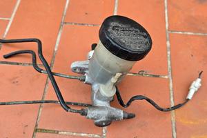 pompa freni suzuki vitara