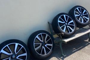 Cerchi Nissan + Gomme Pirelli Powergy nuove 3000 k