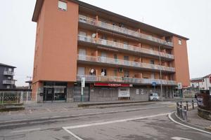 NEGOZIO A BONATE SOTTO