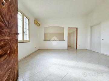 3 LOCALI A QUARTU SANT'ELENA
