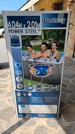 Piscina fuori  terra Mt 4 x 2 usata solo una volta