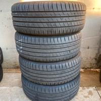 Pneumatici 215 55 17 Goodyear