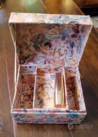 Scatola rivestita di carta