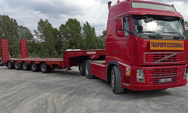 Semirimorchio Bertoja Volvo trattore eccezionale