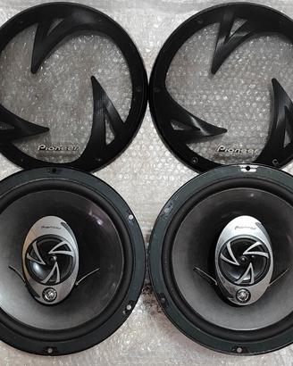 altoparlanti Pioneer 400watt 3 vie da 25cm. 