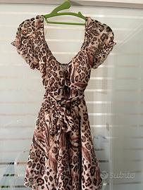 Abito corto con stampa leopardata